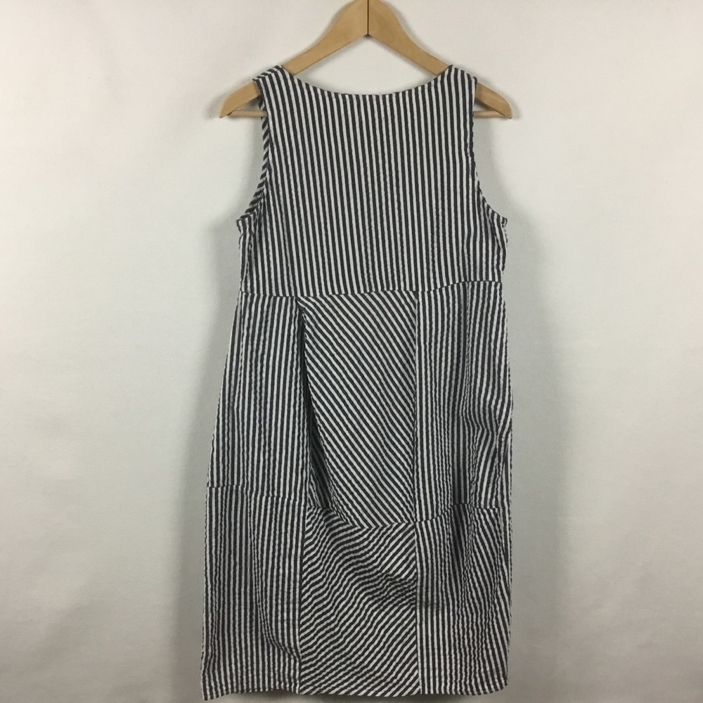 Tulip Seersucker Striped Dress - Picture 6 of 15